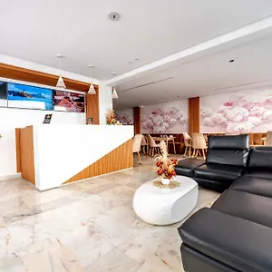 Apartahotel Family
